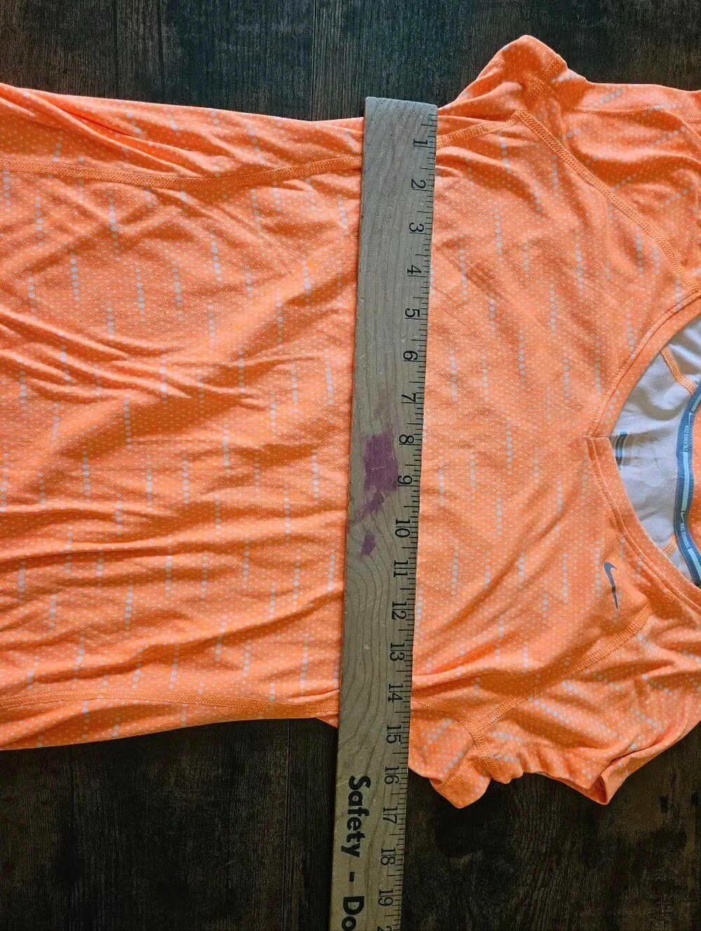 Nike Women’s Orange Short Sleeve V-Neck Performance Tee Size Medium